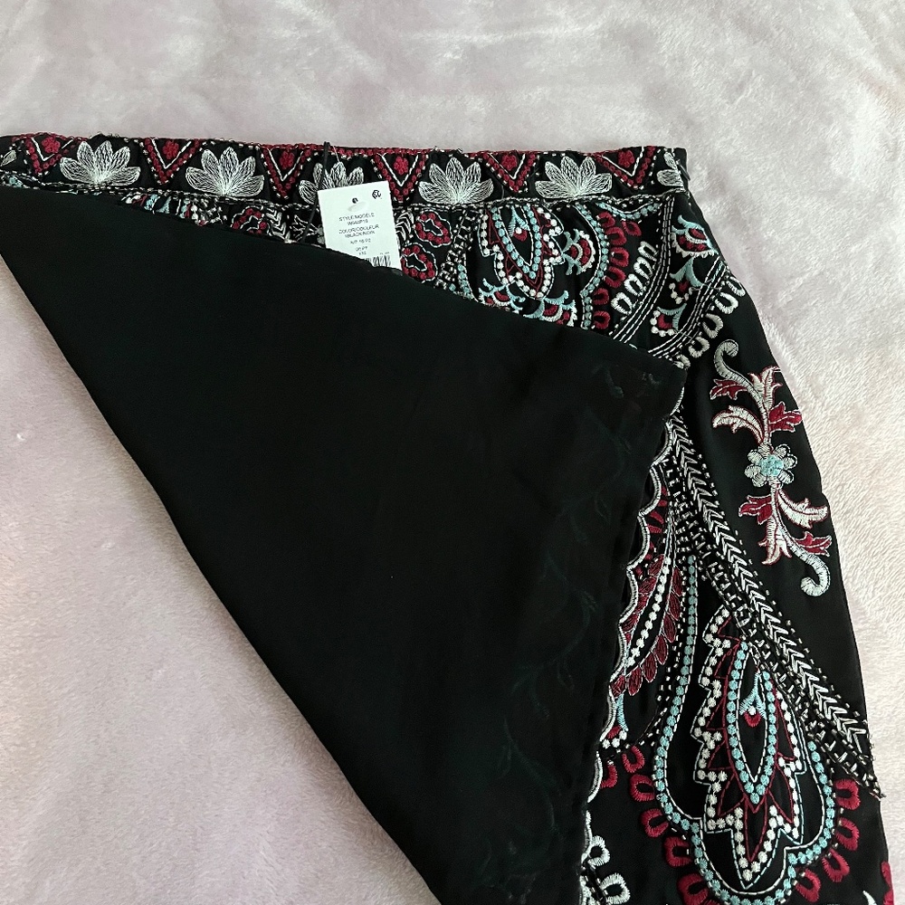 Mini Skirt - Picture 5 of 5